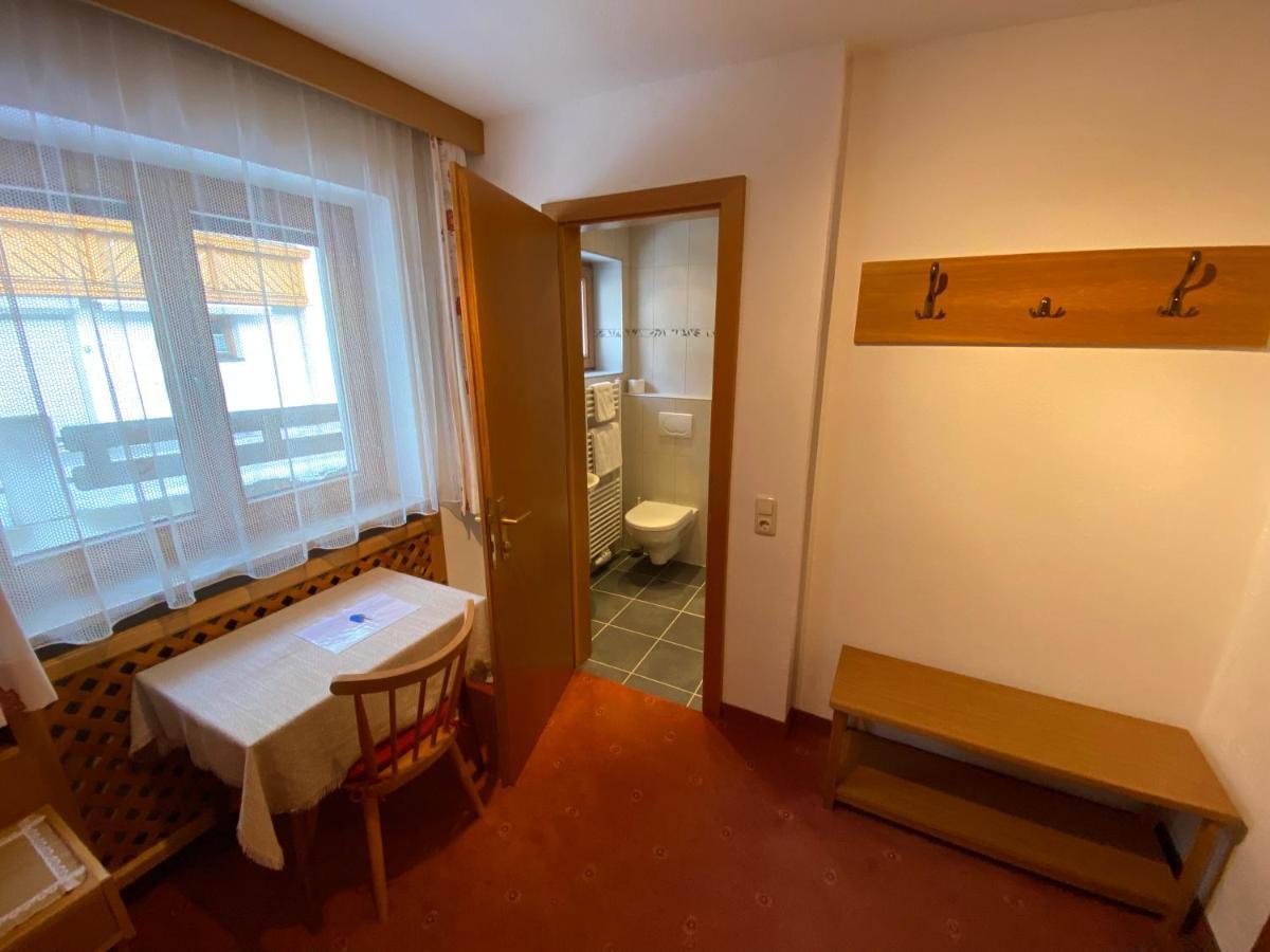 Pension Kandaharblick Pettneu am Arlberg Exterior photo