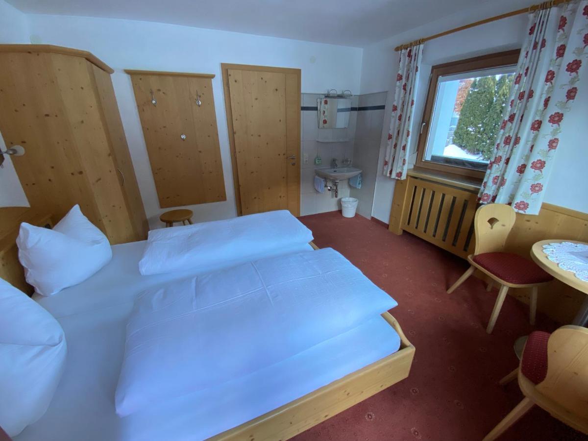 Pension Kandaharblick Pettneu am Arlberg Exterior photo